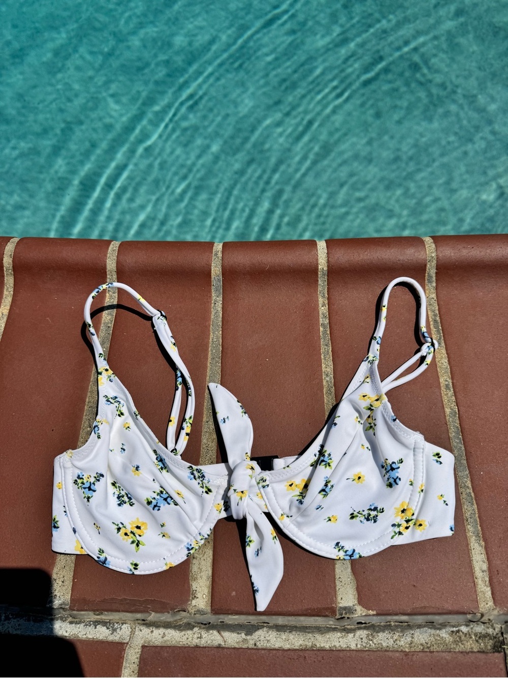 Blackbough Swim White Floral Tie-Front Bikini Top Size S